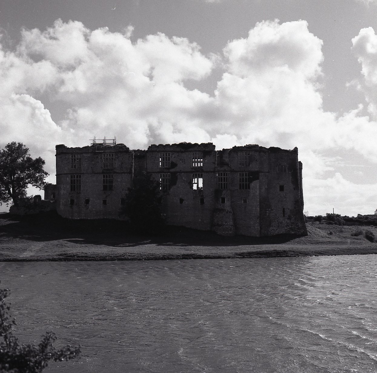 E0024422_img823.jpg   /guest/guest/Images/Carew_Castle_and_millpond/E0024422_img823.jpg
