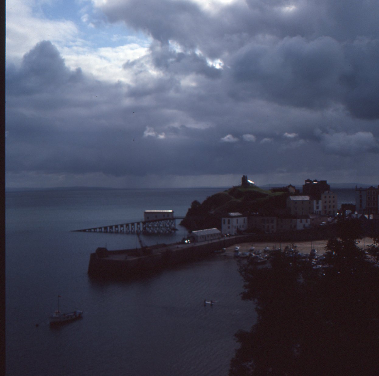 E0024946_img606.jpg   /guest/guest/Images/Tenby/E0024946_img606.jpg